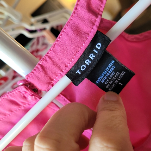 Torrid Bright Pink Sleeveless Blouse - Picture 3 of 4